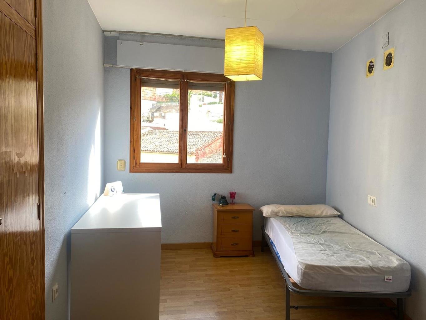 Flat with garage and storage room in Alcoy — image 11